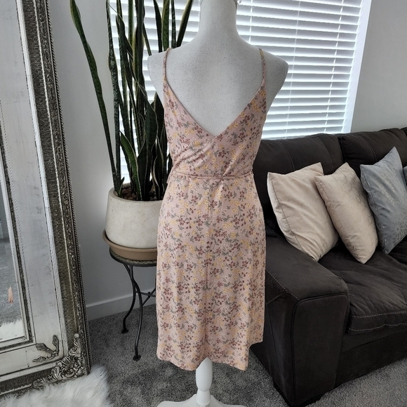 BCBGeration Wrap Floral Dress size xsmall. Good preowned condition. - Picture 5 of 8